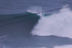 The guy in the front is still there, and yes he made the wave.